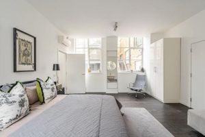 Alquiler Vacacional - The Soho Conservatory — Loft Style 3 Bed with AC
