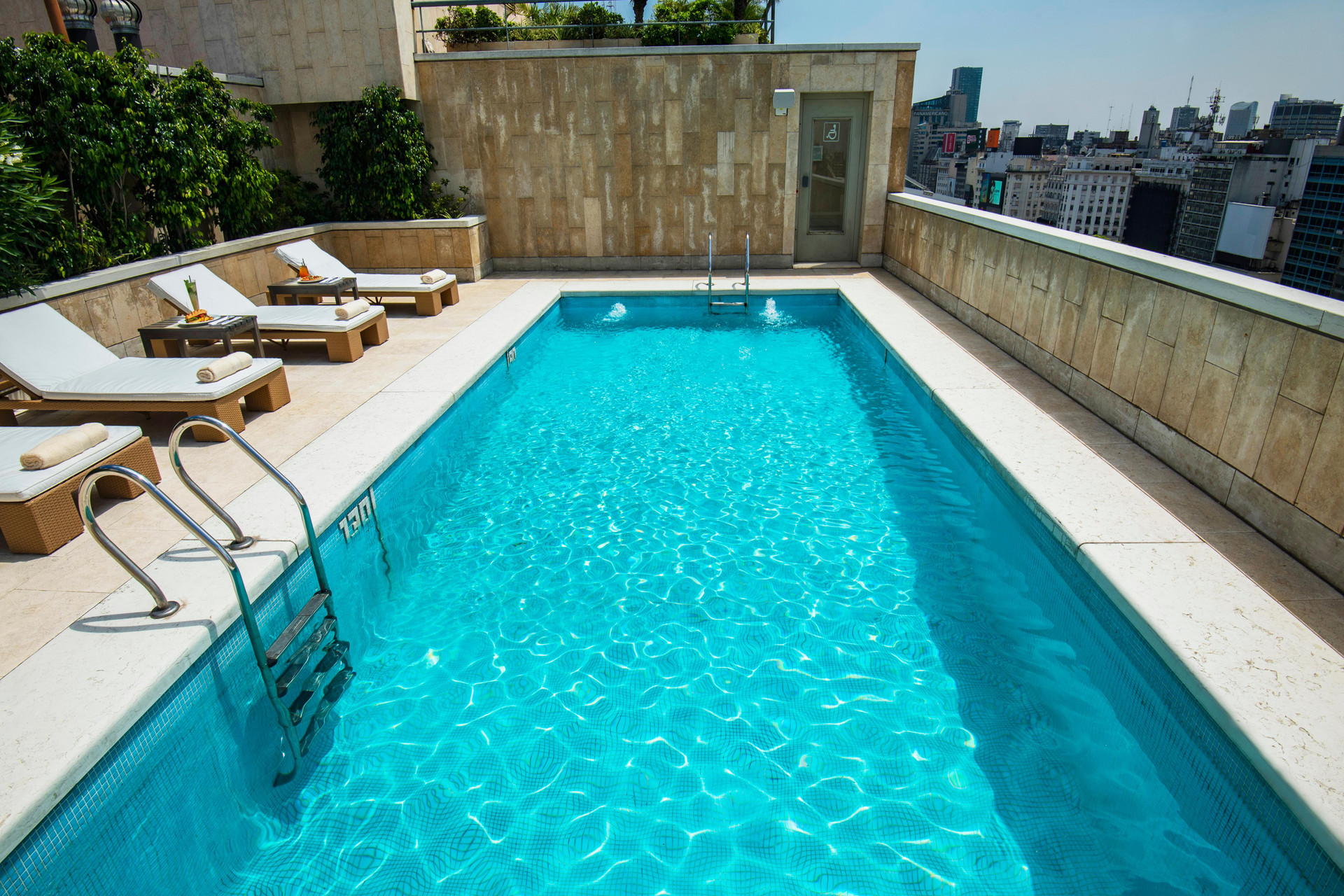 Vista Piscina Grand Brizo