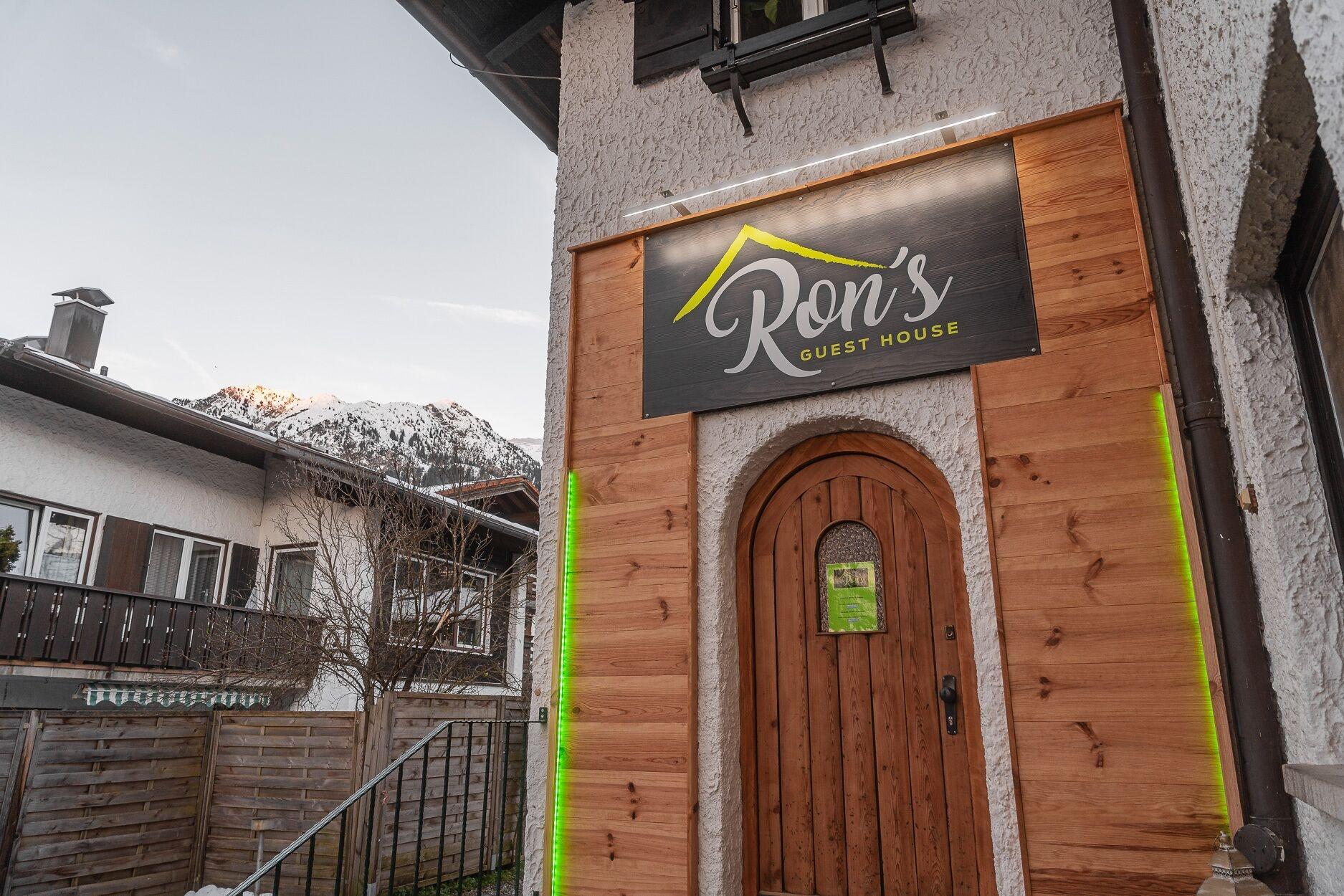 Varios Ron´s Guesthouse