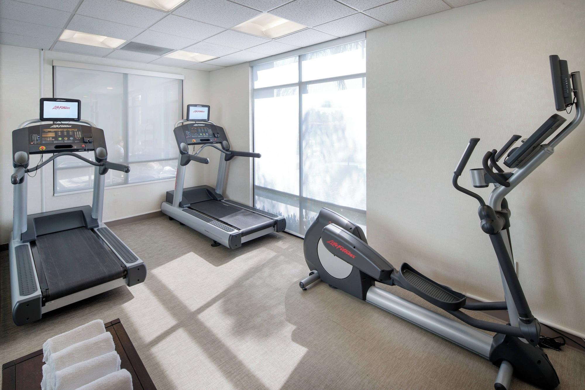 Gimnasio SpringHill Suites by Marriott Bakersfield