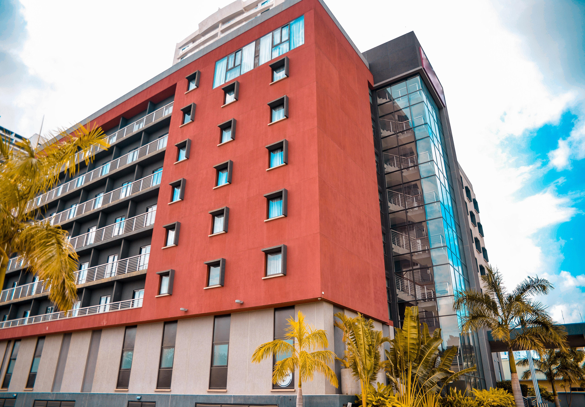 Vista Exterior Crowne Plaza Dar es Salaam by IHG