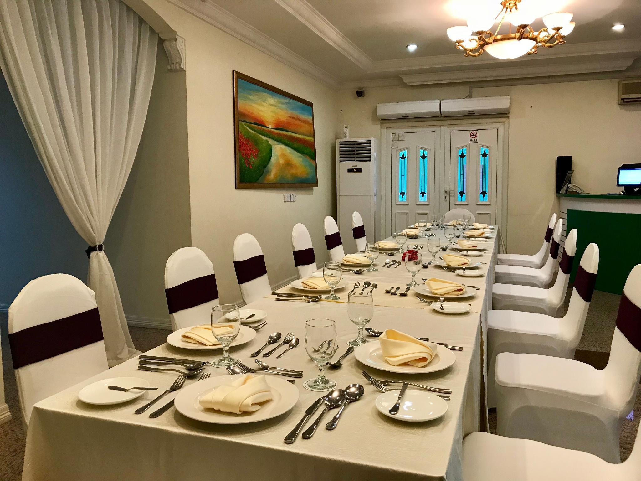 Restaurant Pine Garden Hotel