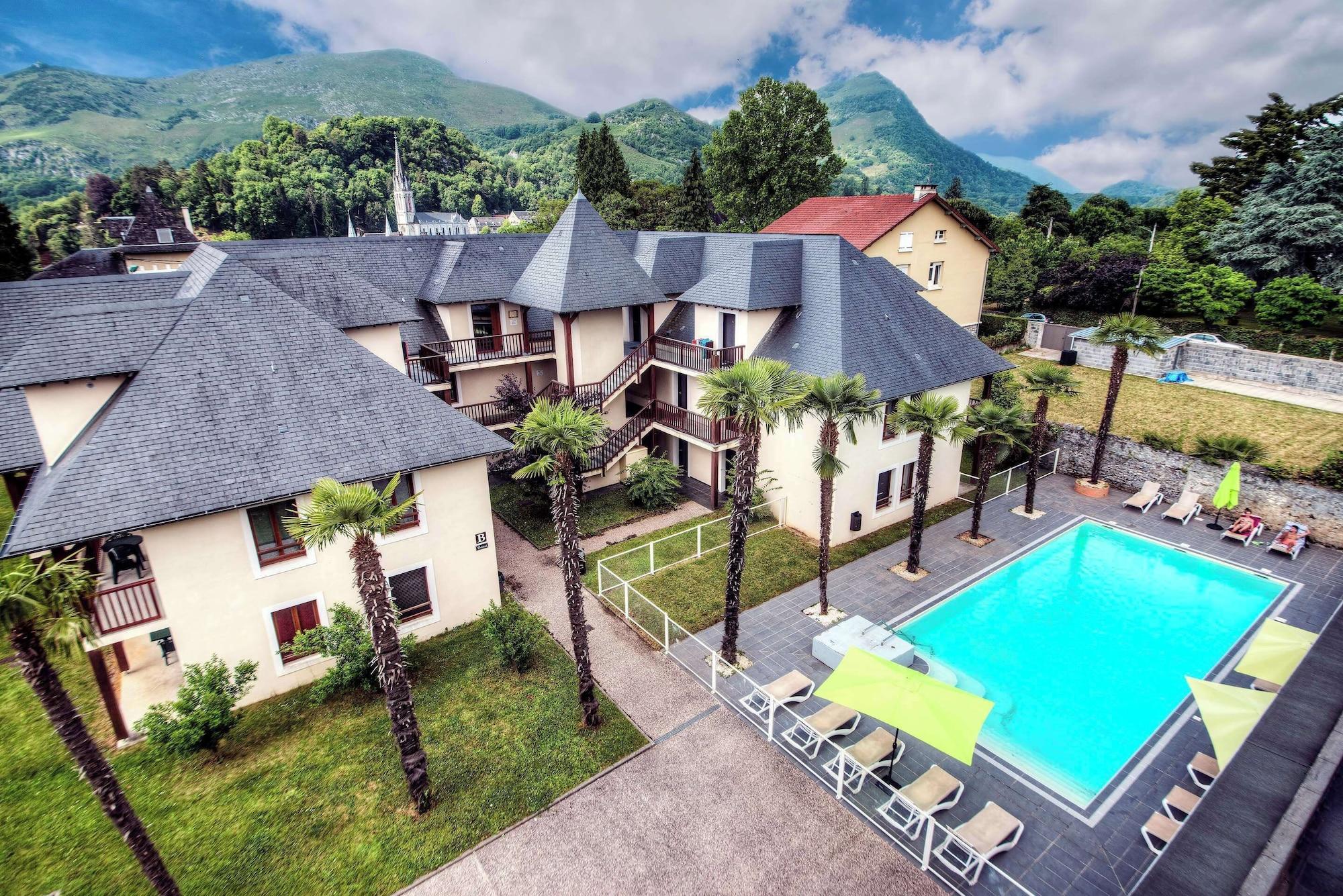 Varios Comfort Aparthotel Lourdes L'Acacia