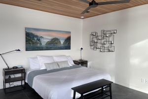 Alquiler Vacacional - Spectacular Kingfisher Cove Waterfront Getaway