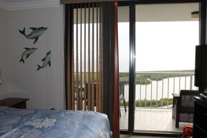 Alquiler Vacacional - Beachfront with sunset views, pickleball, and a wraparound 18th-floor patio!