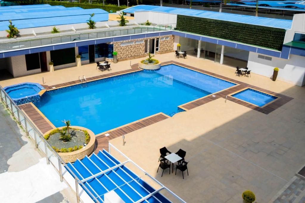 Vista Piscina Hotel Real Elim International