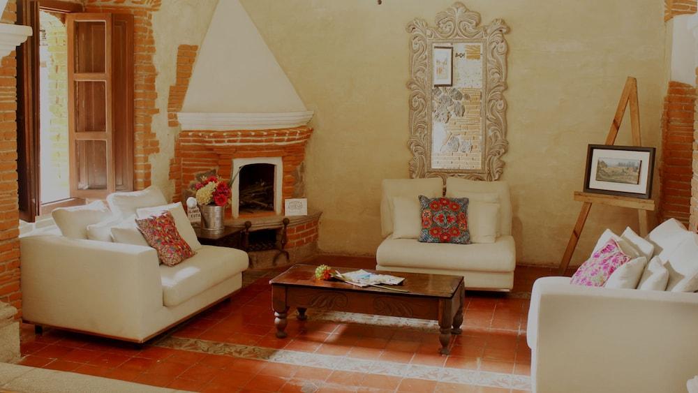 Vista Lobby Naif Boutique Hotel