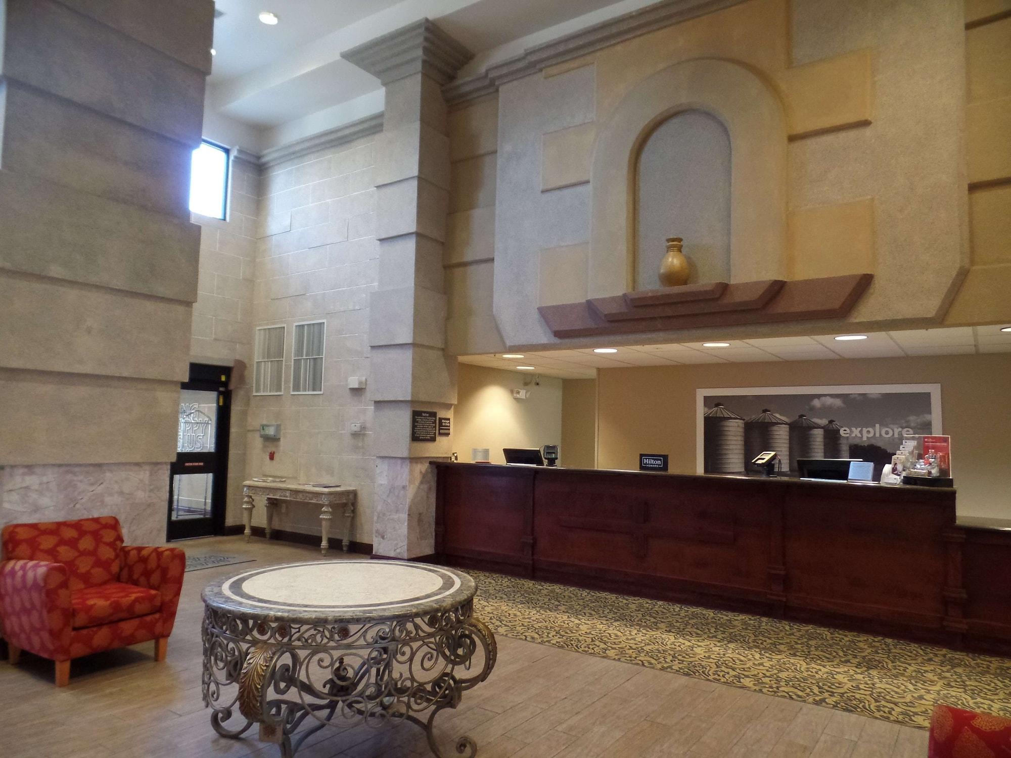 Vista Lobby Hampton Inn Bowling Green