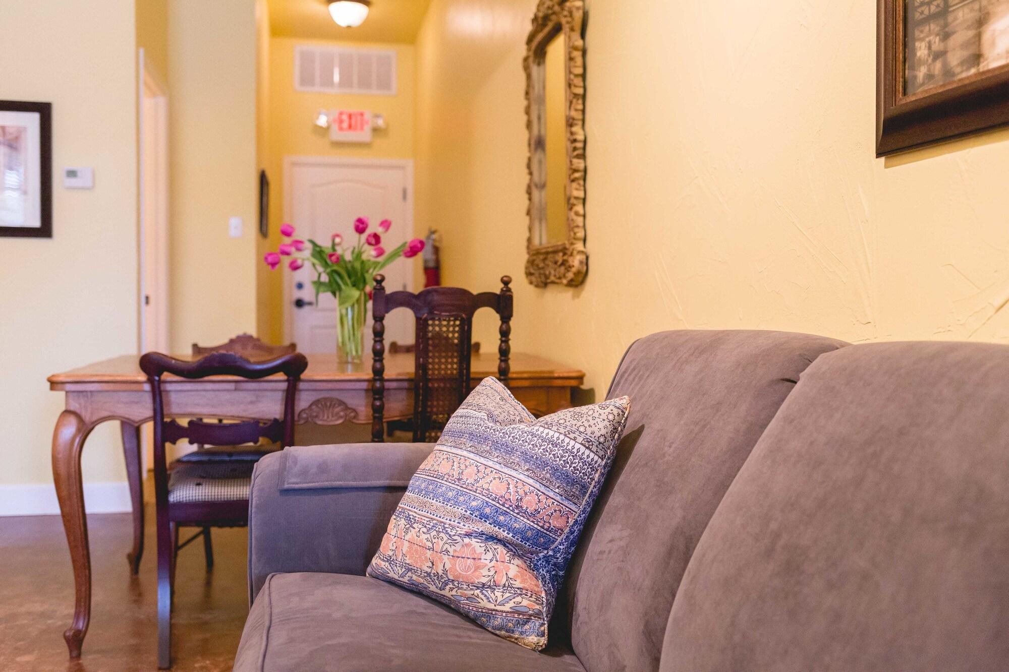Comodidades del Alojamiento High Cotton Inn