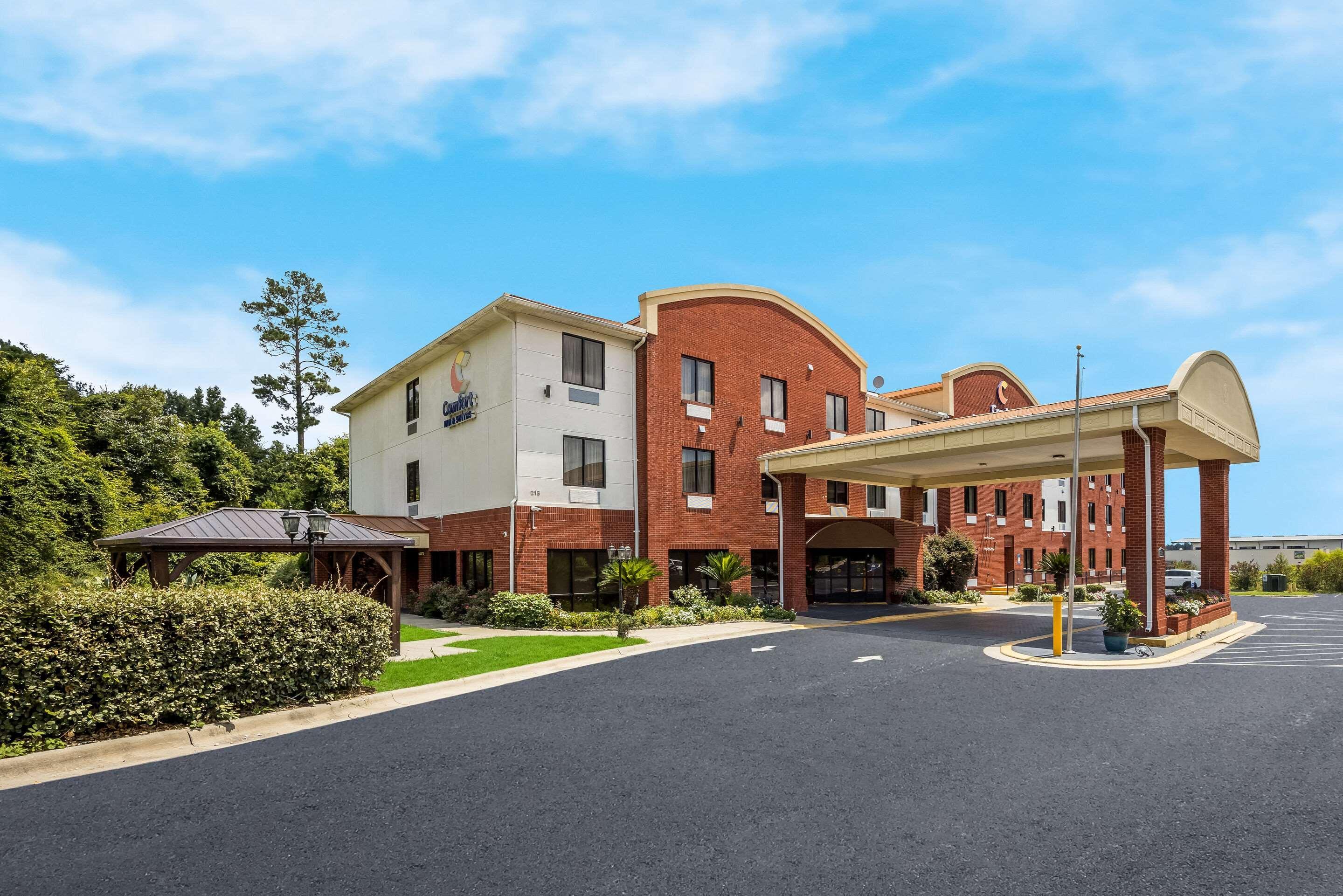 Vista Exterior Comfort Inn & Suites Midway - Tallahassee West