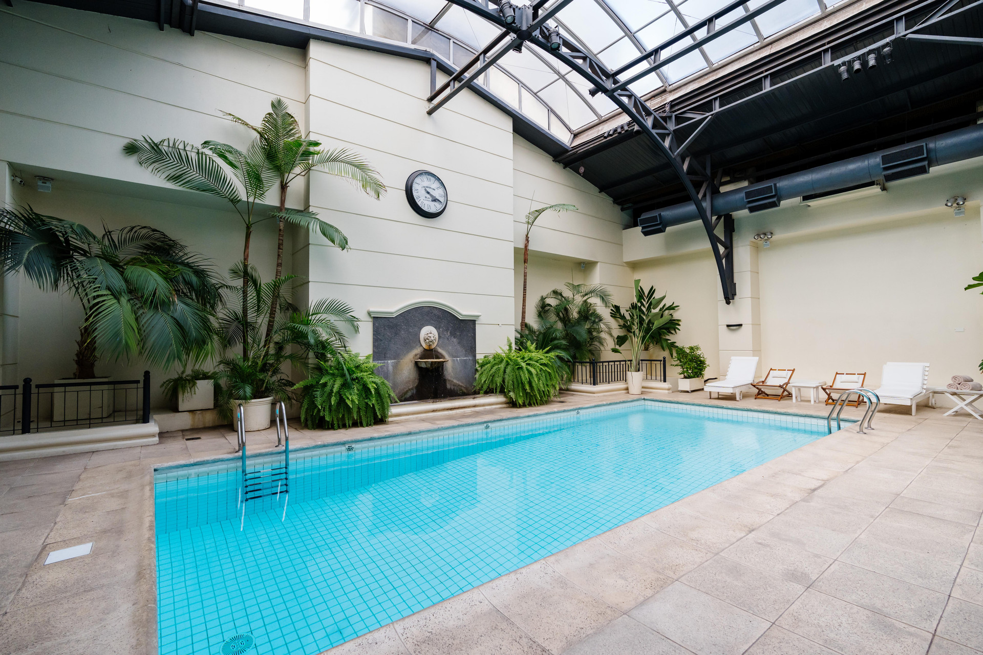 Vista Piscina Loi Suites Recoleta