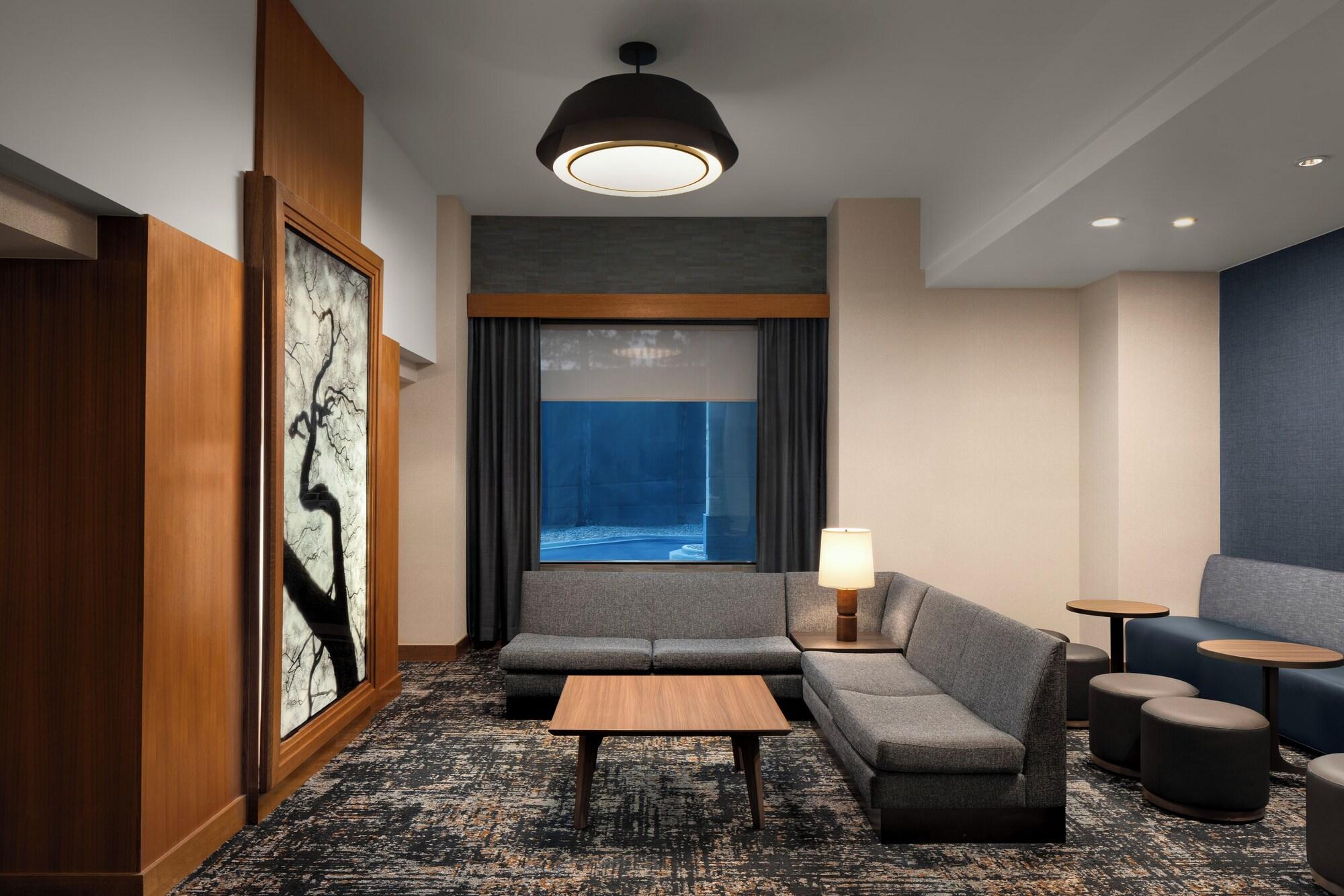 Vista Lobby Hyatt Place Denver/Cherry Creek