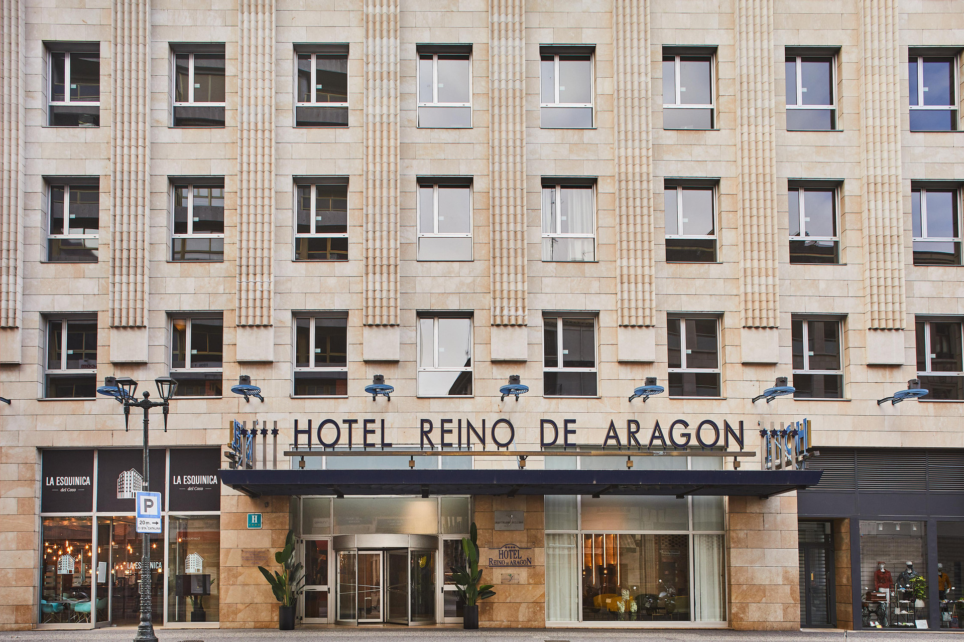 Vista Exterior Hotel Silken Reino de Aragón