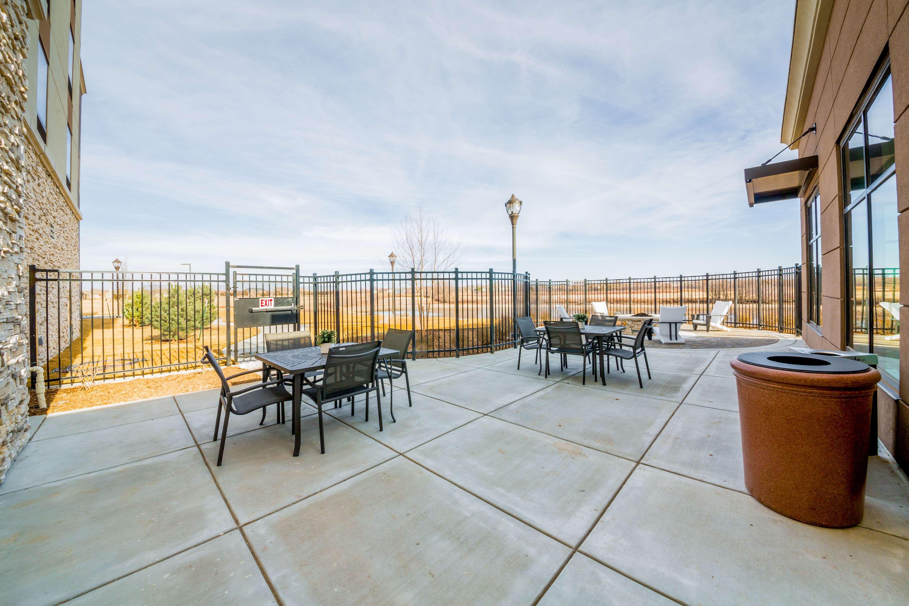 Vista Exterior Hampton Inn Wichita Northwest