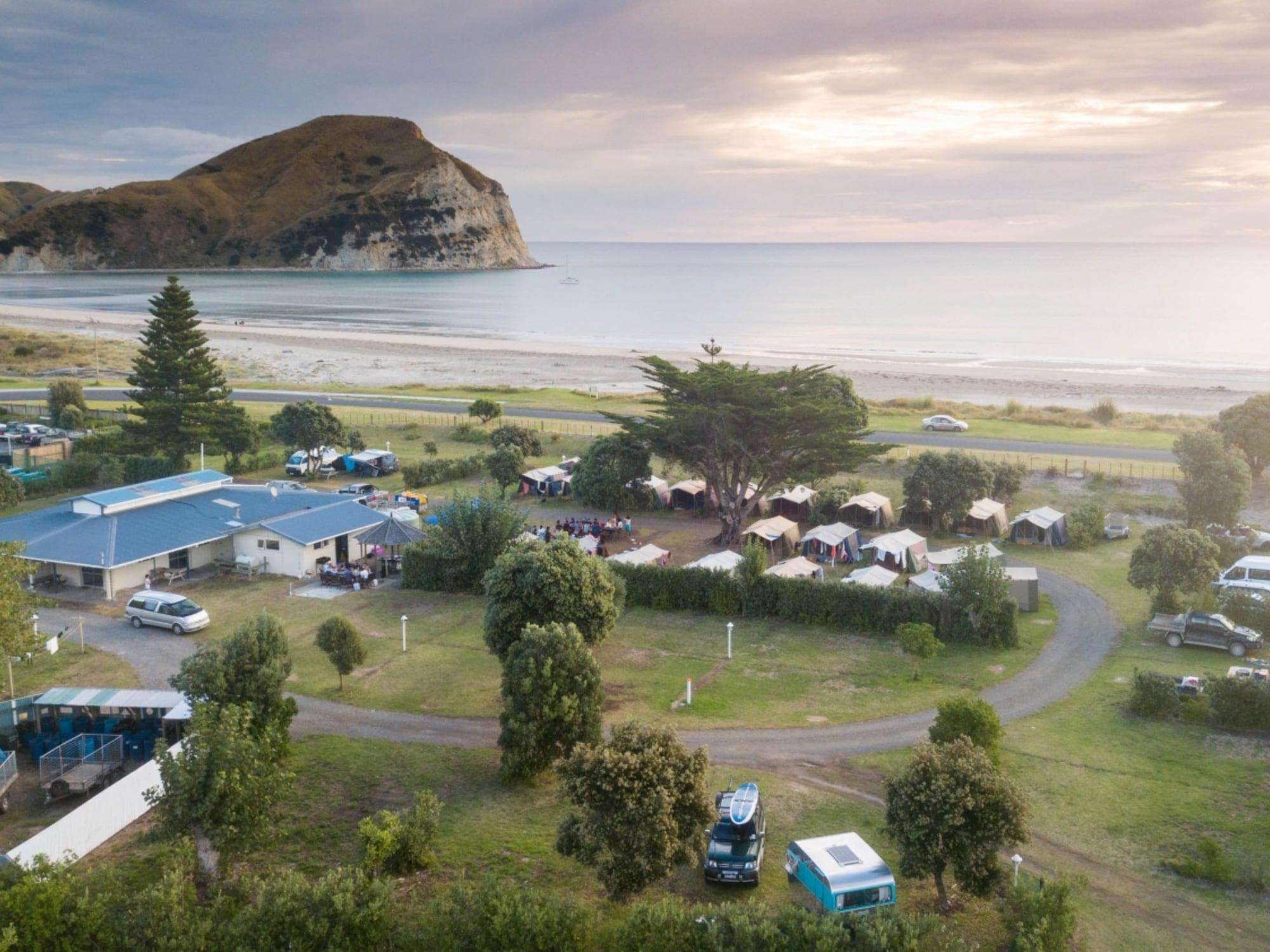 Vista Exterior Mahia Beach Motel and Holiday Park