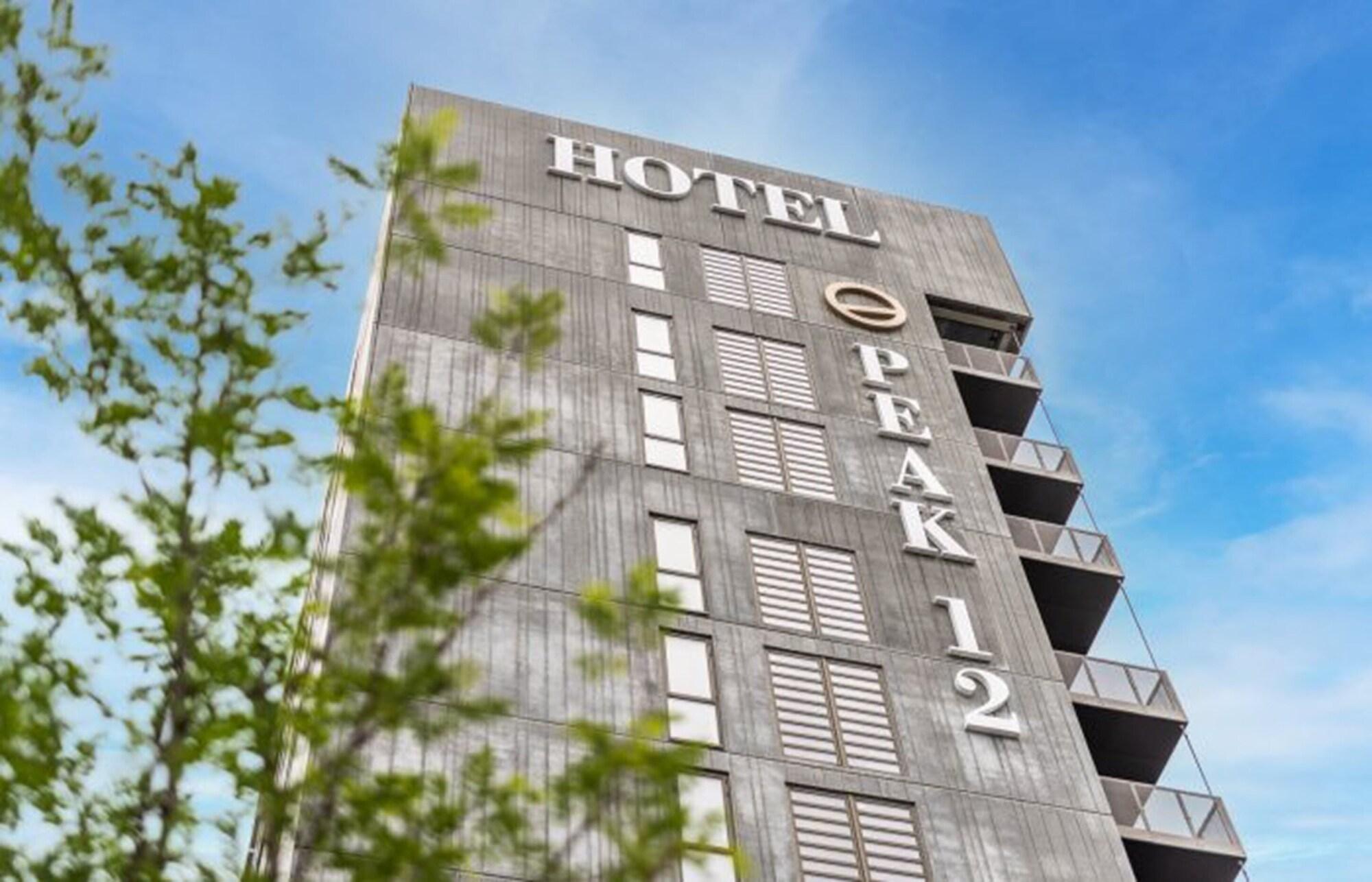 Varios Peak 12 Design Hotel