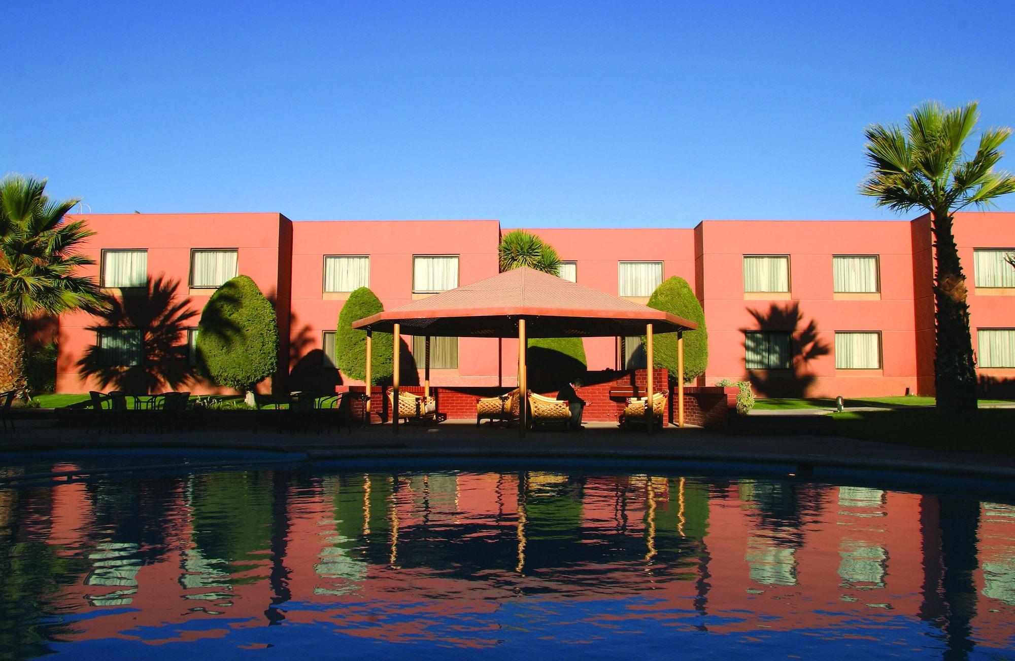 Vista Exterior Park Hotel Calama