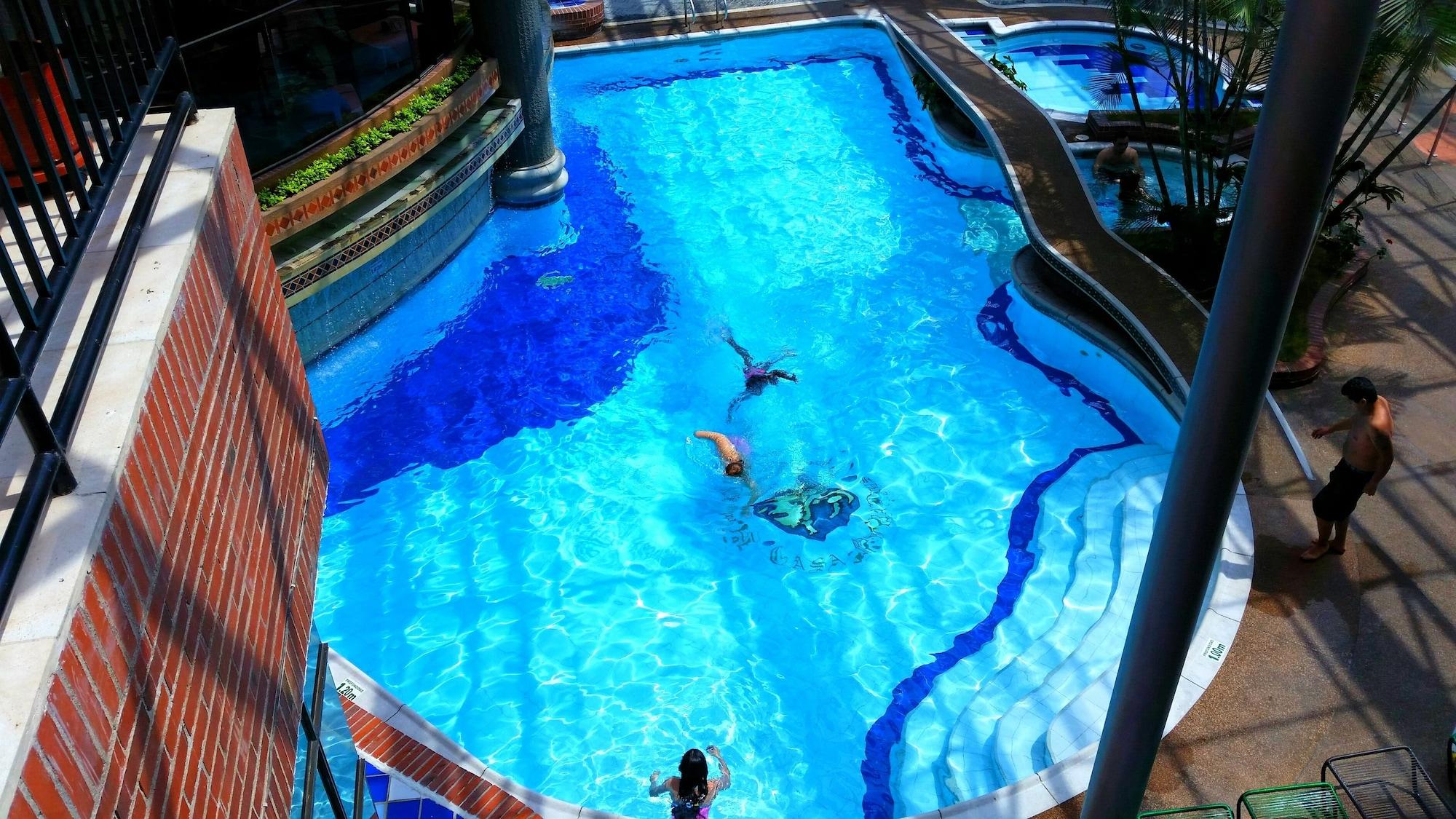 Vista Piscina Casa Morales Hotel Internacional y Centro de Convenciones
