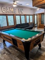 Alquiler Vacacional - Game Room! Hot Tub! Center of town