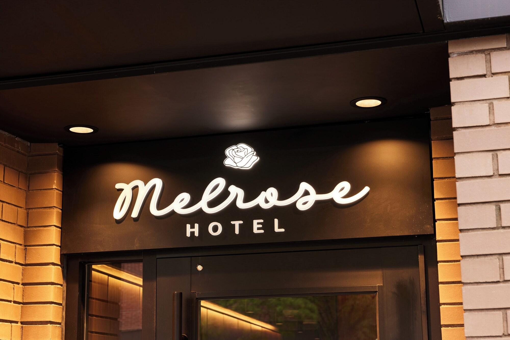Vista Exterior Melrose Hotel