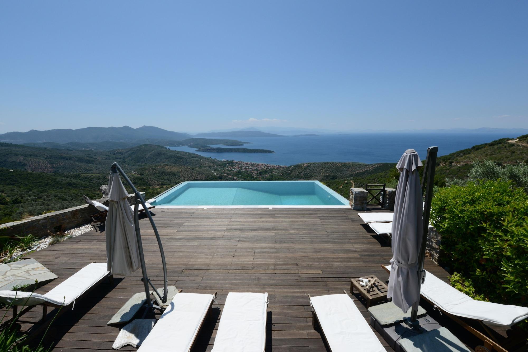 Varios Esperos Suites & Villas