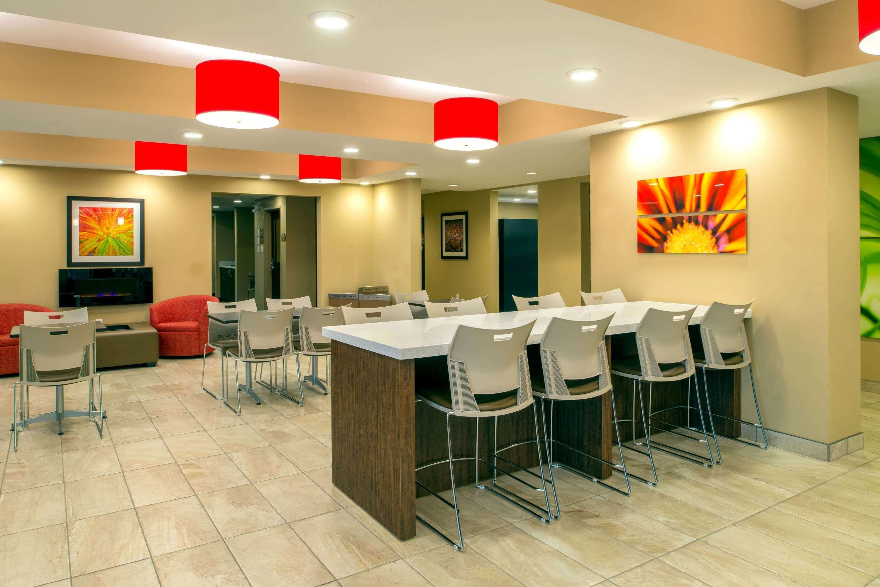 Restaurant Microtel Inn & Suites by Wyndham Red Deer
