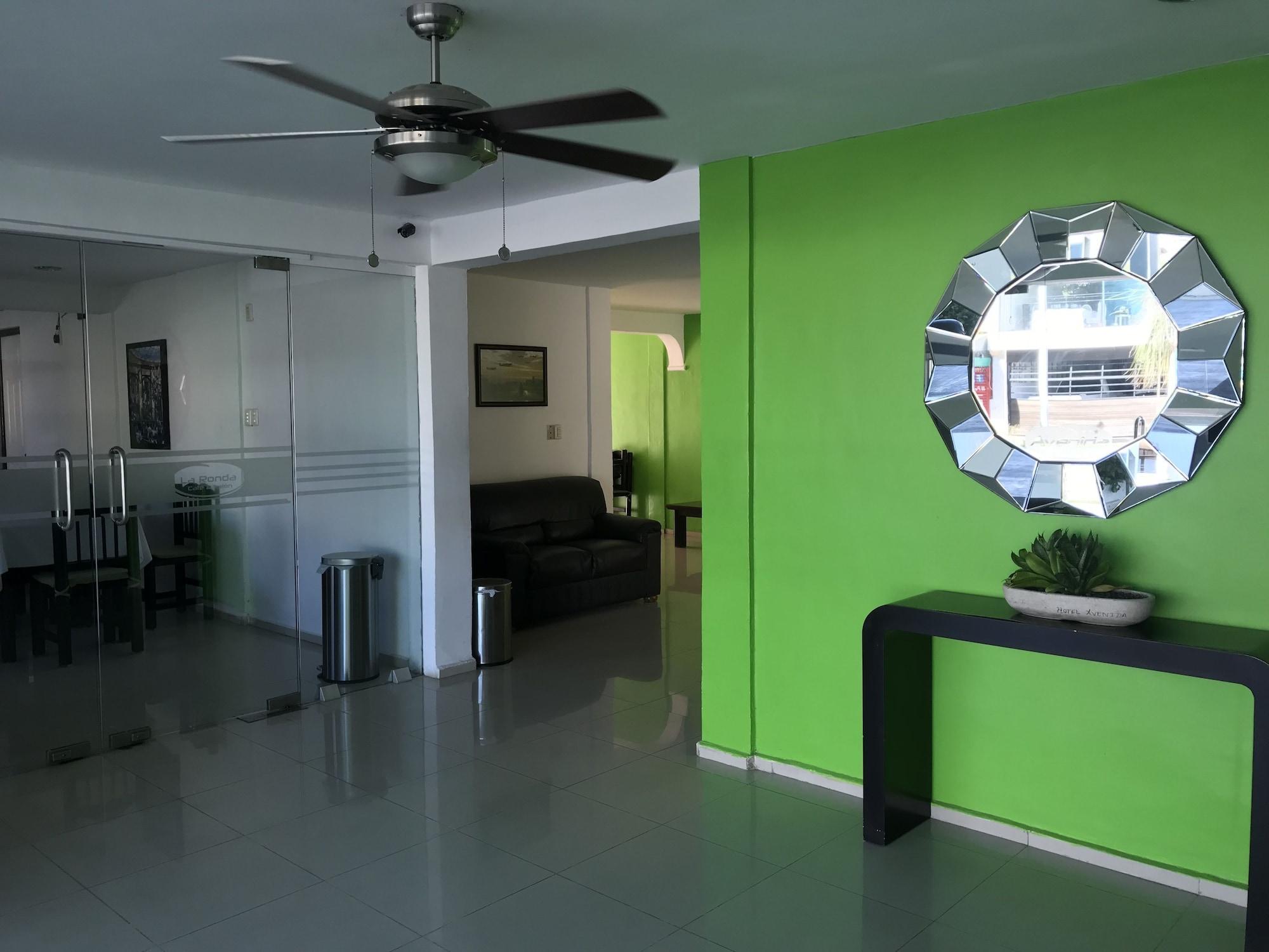 Vista Lobby Hotel Avenida
