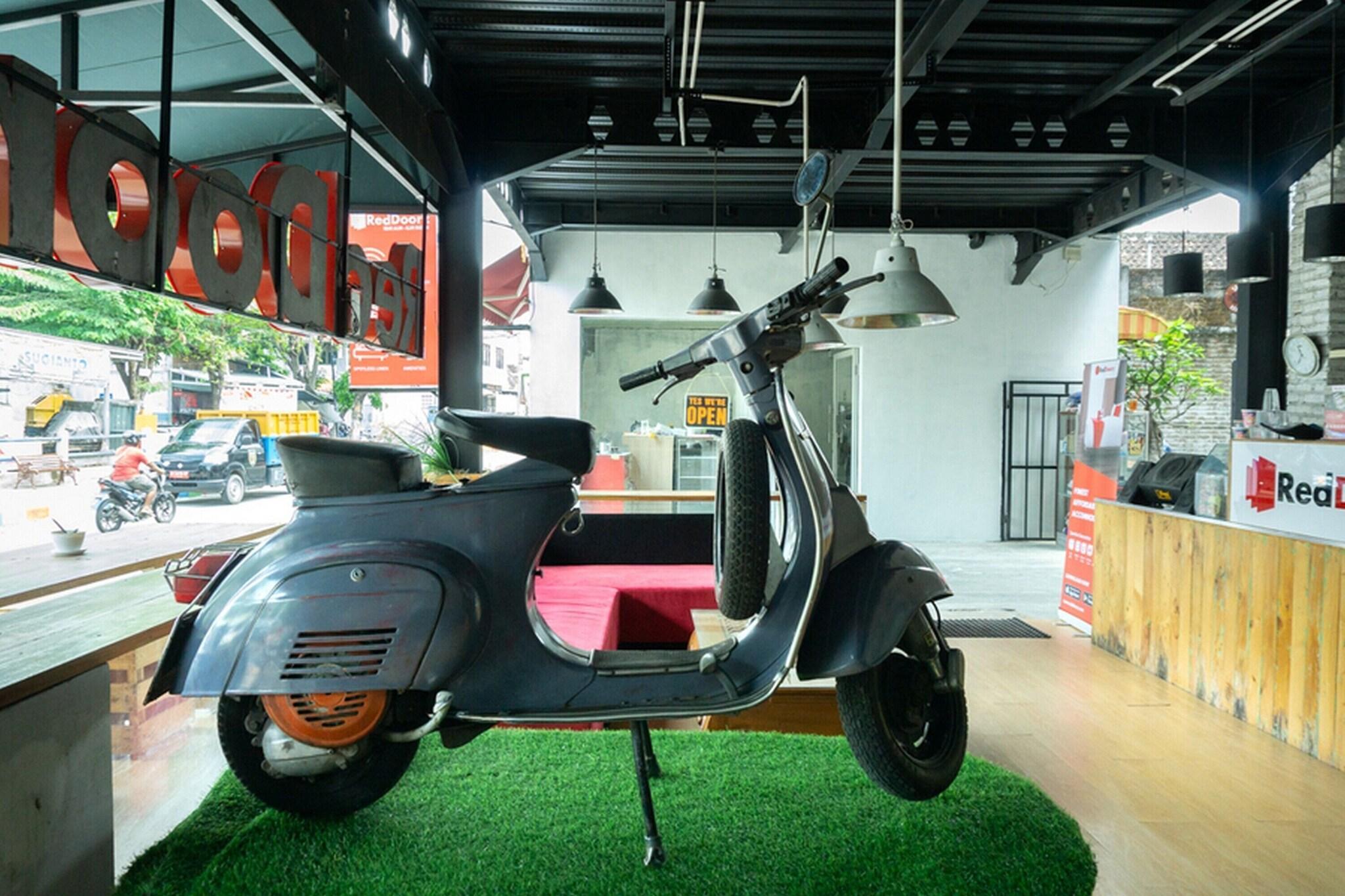 Vista Exterior RedDoorz near Alun Alun Madiun