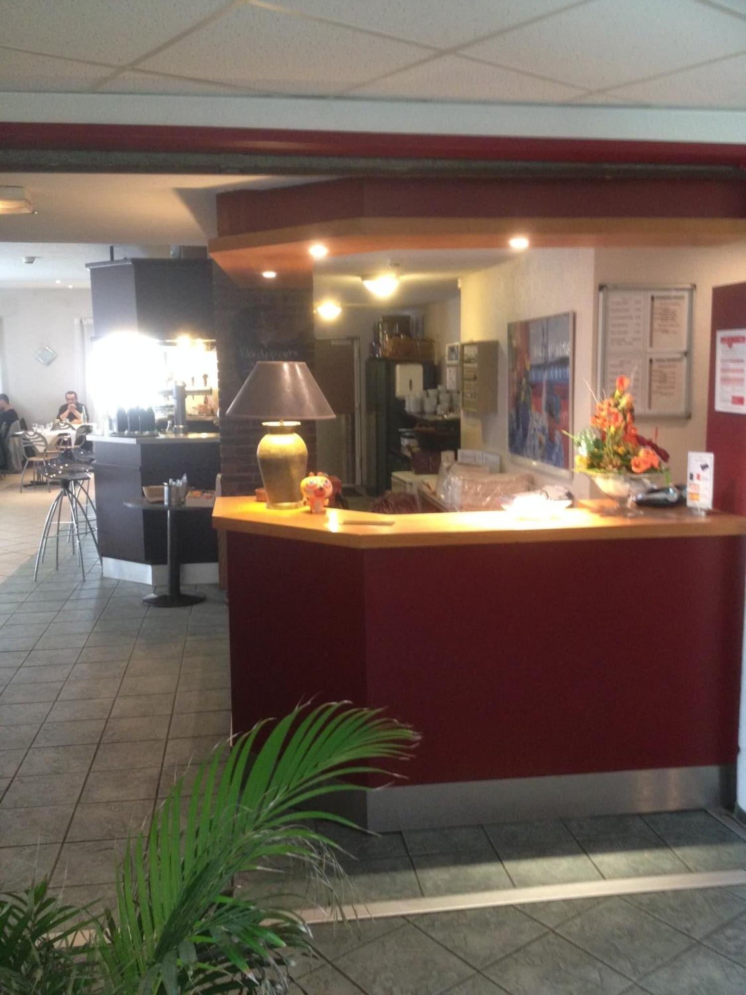 Vista Lobby Hotel du Moulin à Vent Gerland