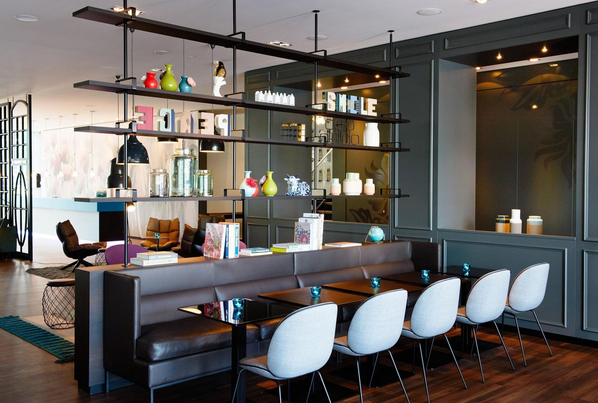 Bar/Salón Motel One Amsterdam