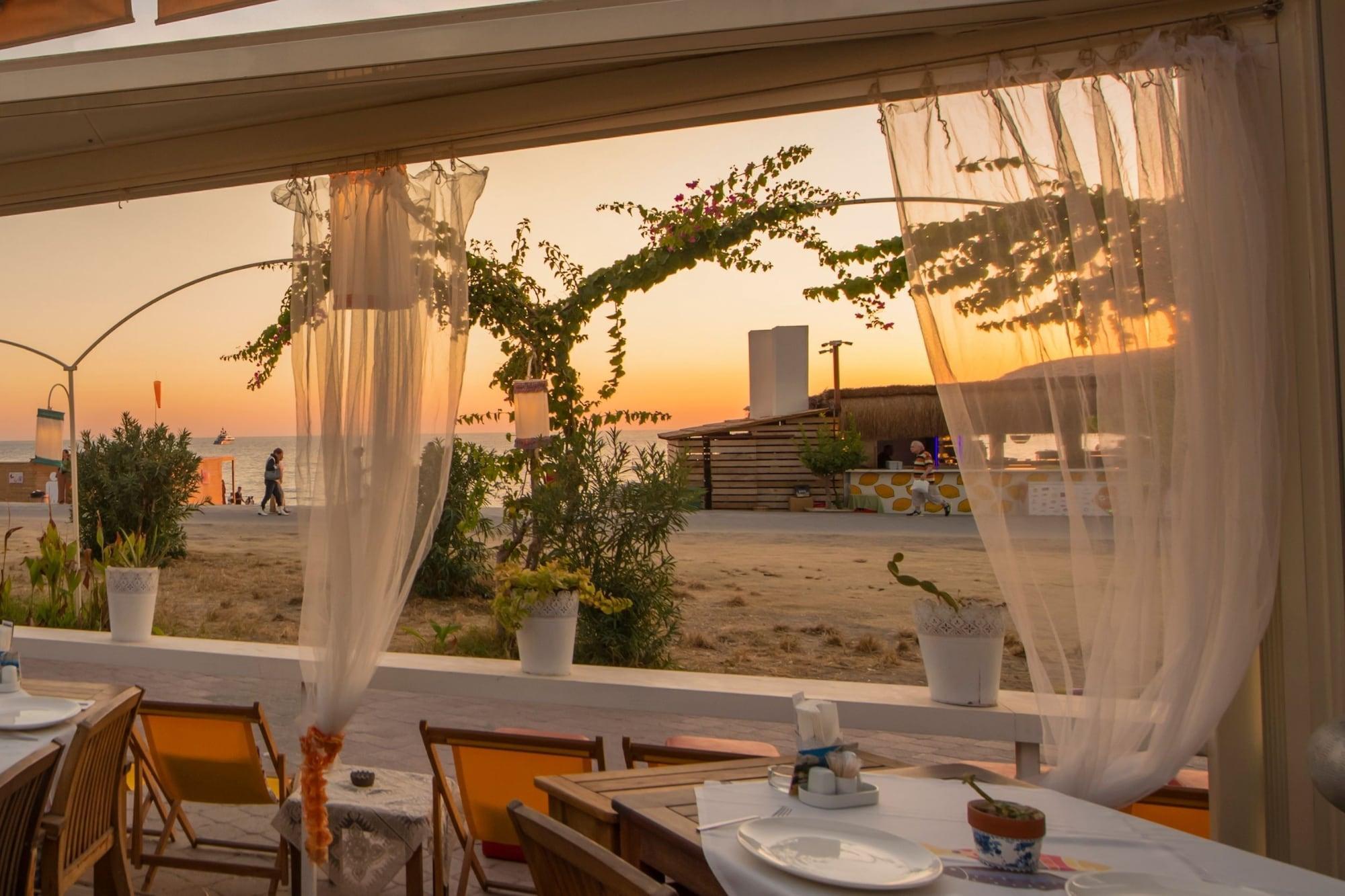 Restaurant Oyster Residences