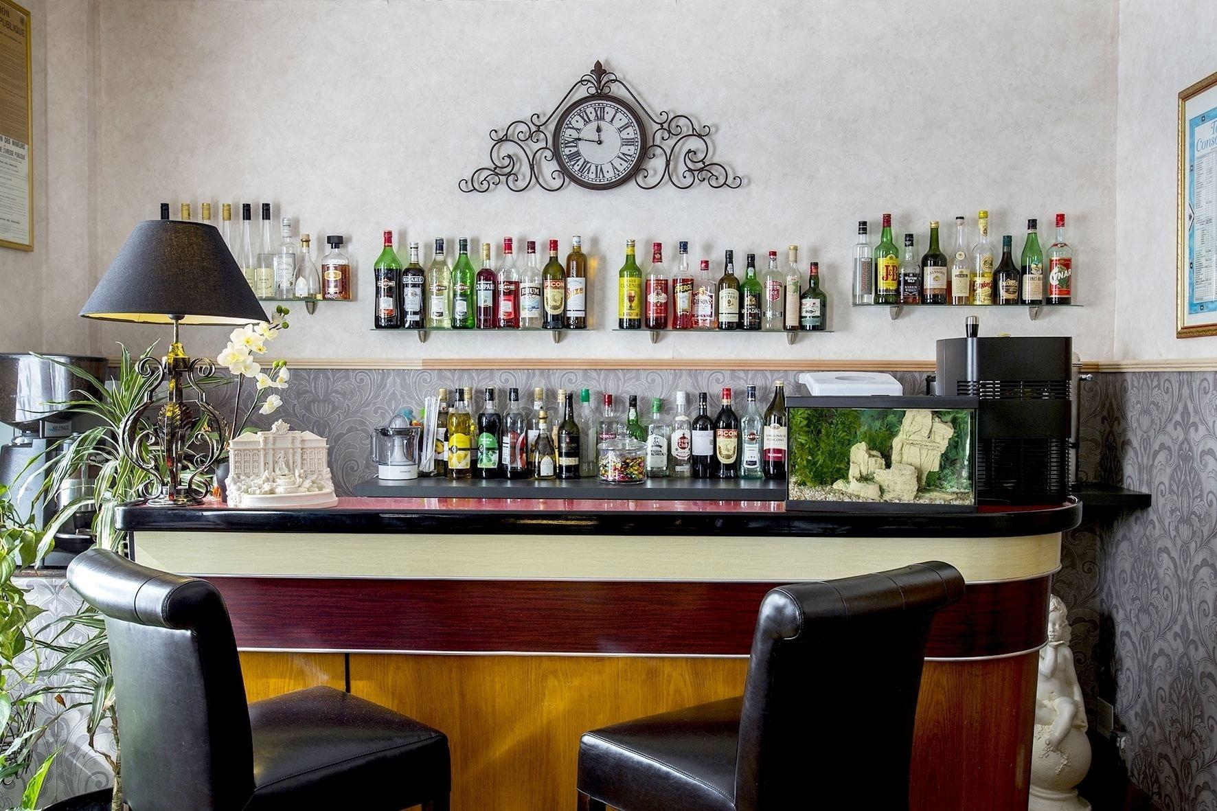 Bar/Salón La Tête des Faux