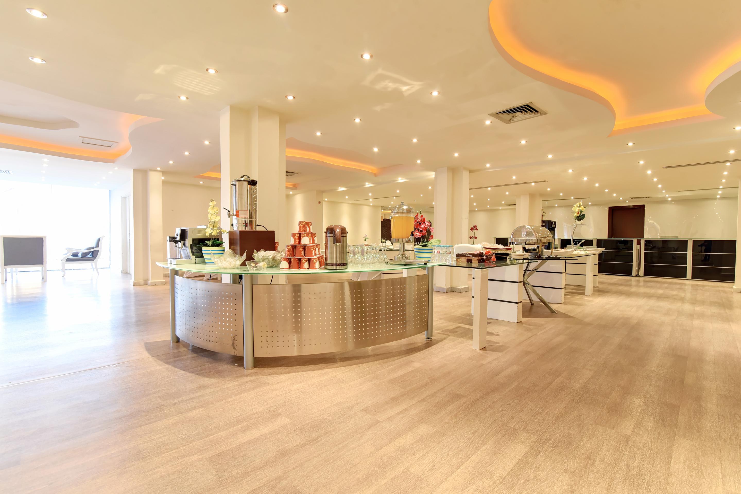 Restaurant Capital O 419 Al Safeer Hotel