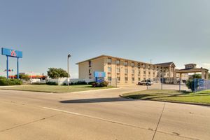 Alojamiento - Golden Inn Dallas East near I-30 Jim Miller
