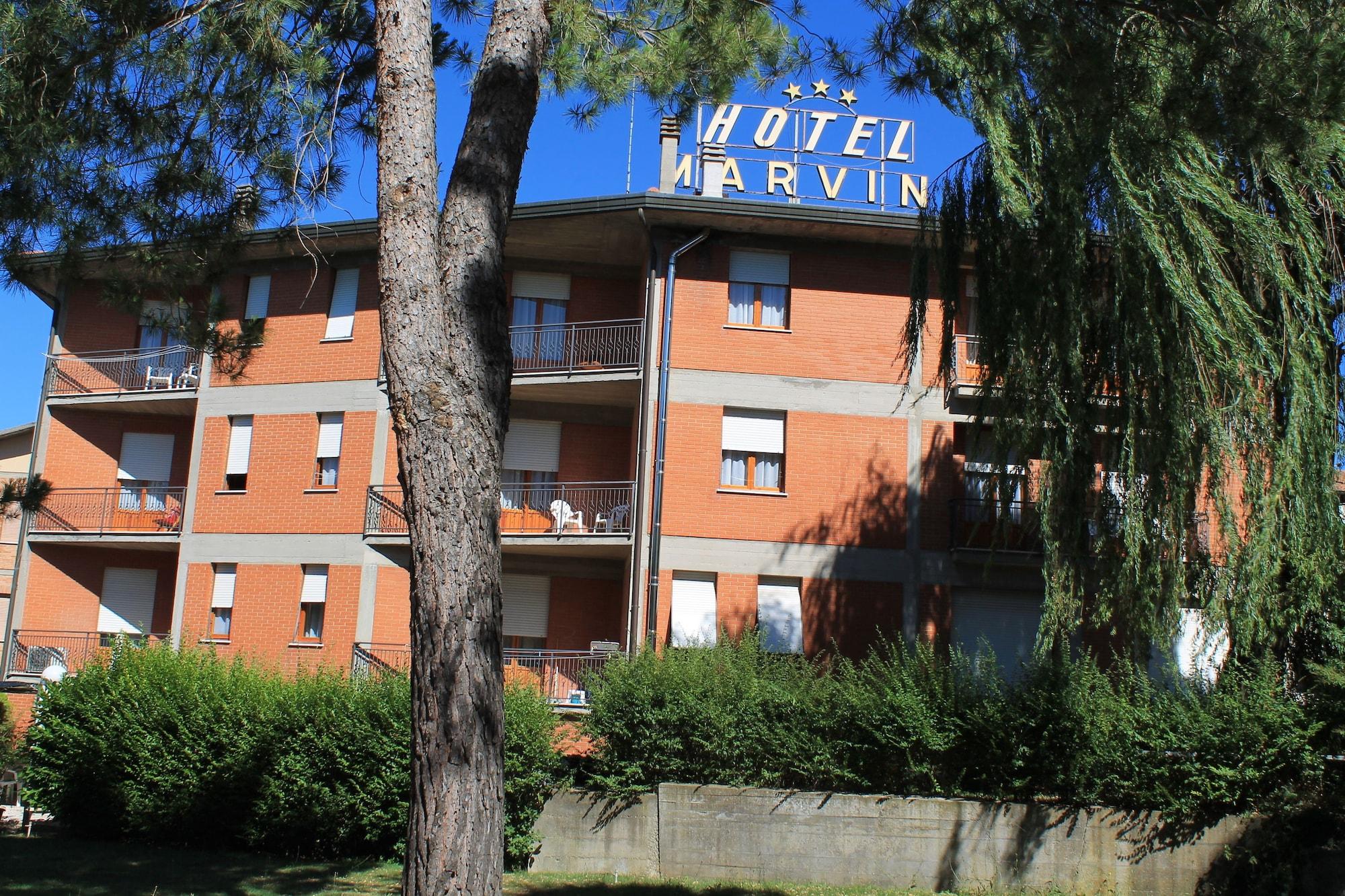 Varios Hotel Marvin