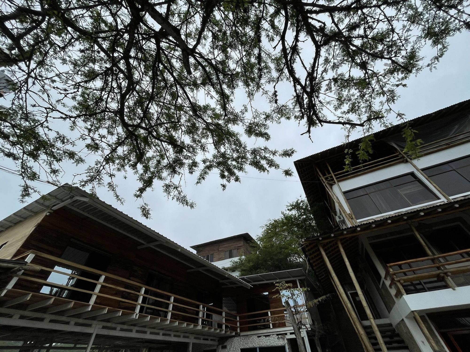 Vista Exterior Punta Hills Montanita