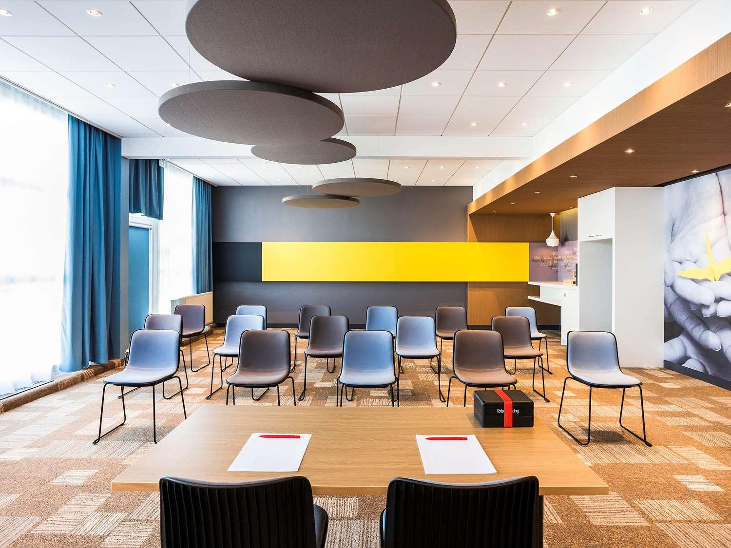 Sala de Reuniones ibis budget Bordeaux Le Lac