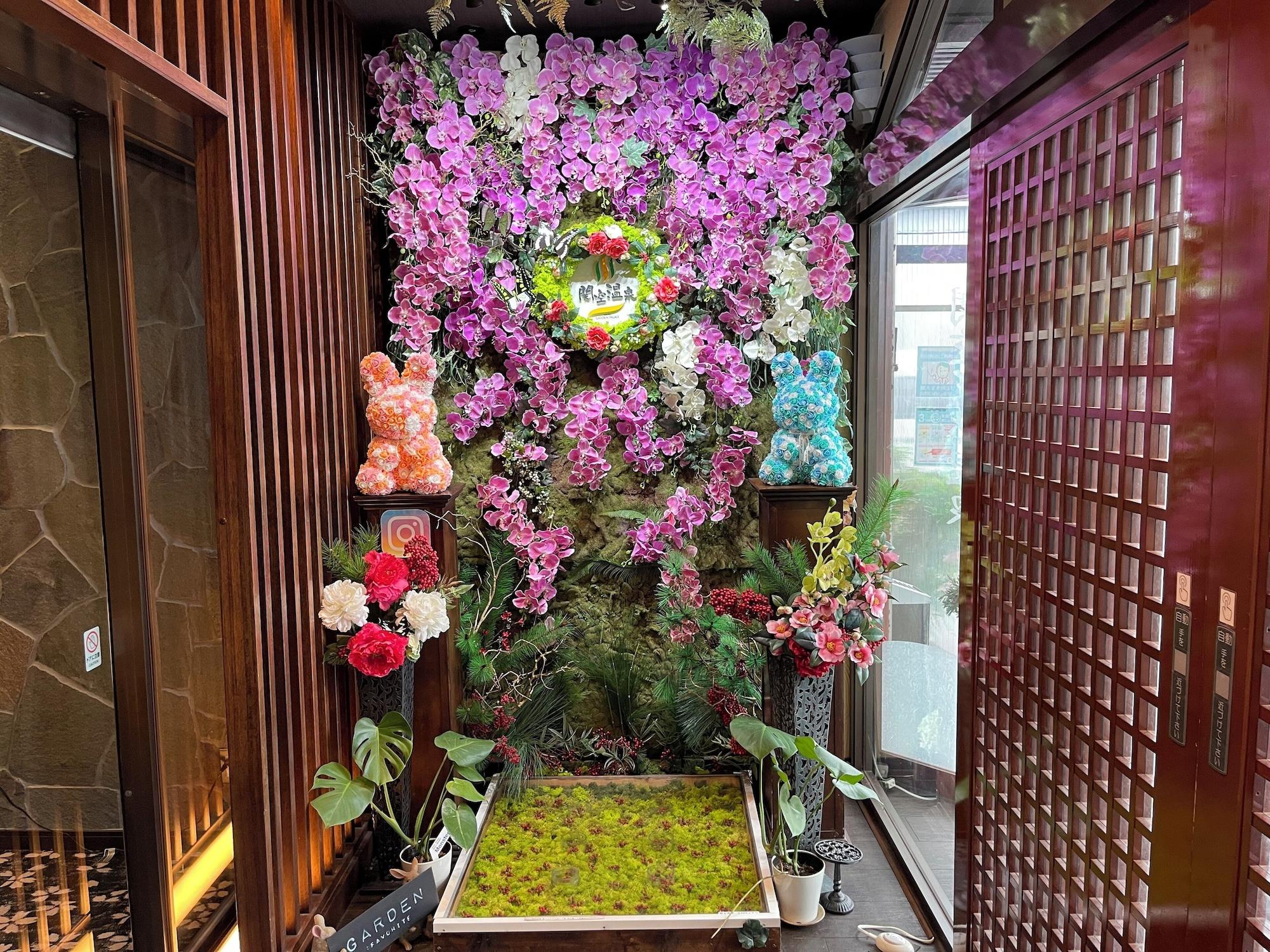 Vista Exterior Hotel Garden Palace & Kansai Airport Spa