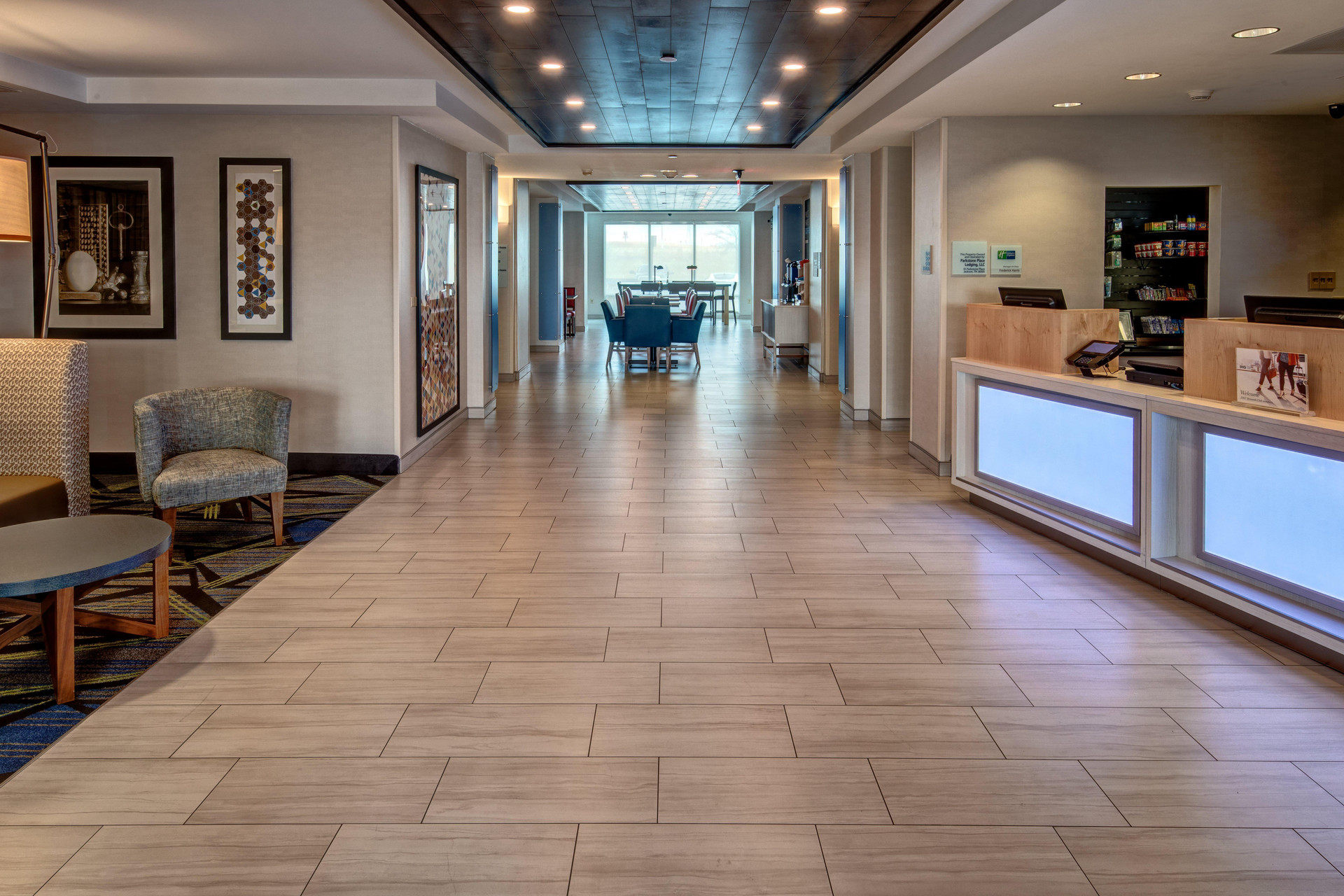 Vista Lobby Holiday Inn Express Hotel & Suites Jackson NE by IHG