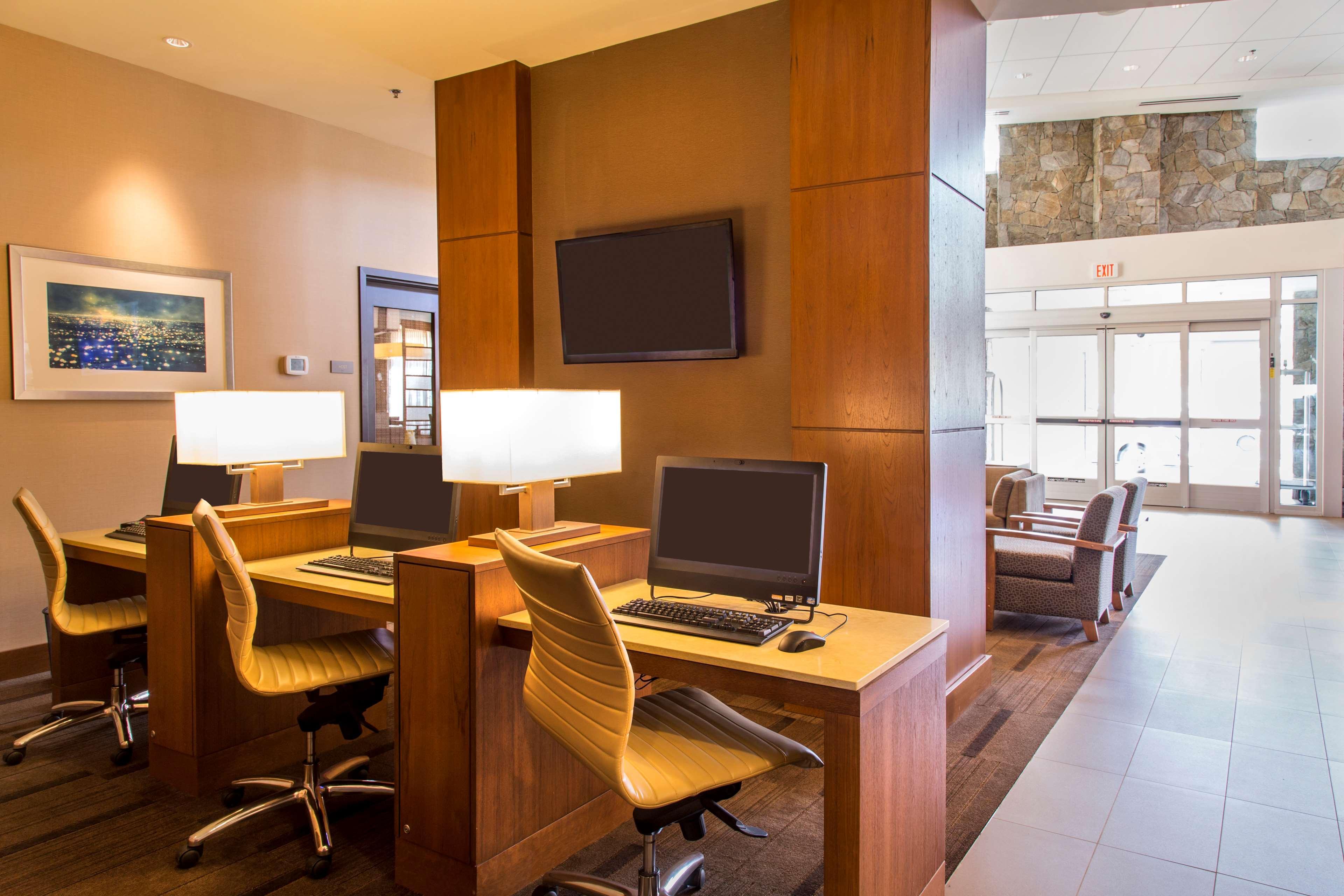 Vista Lobby Hyatt Place Charlottesville