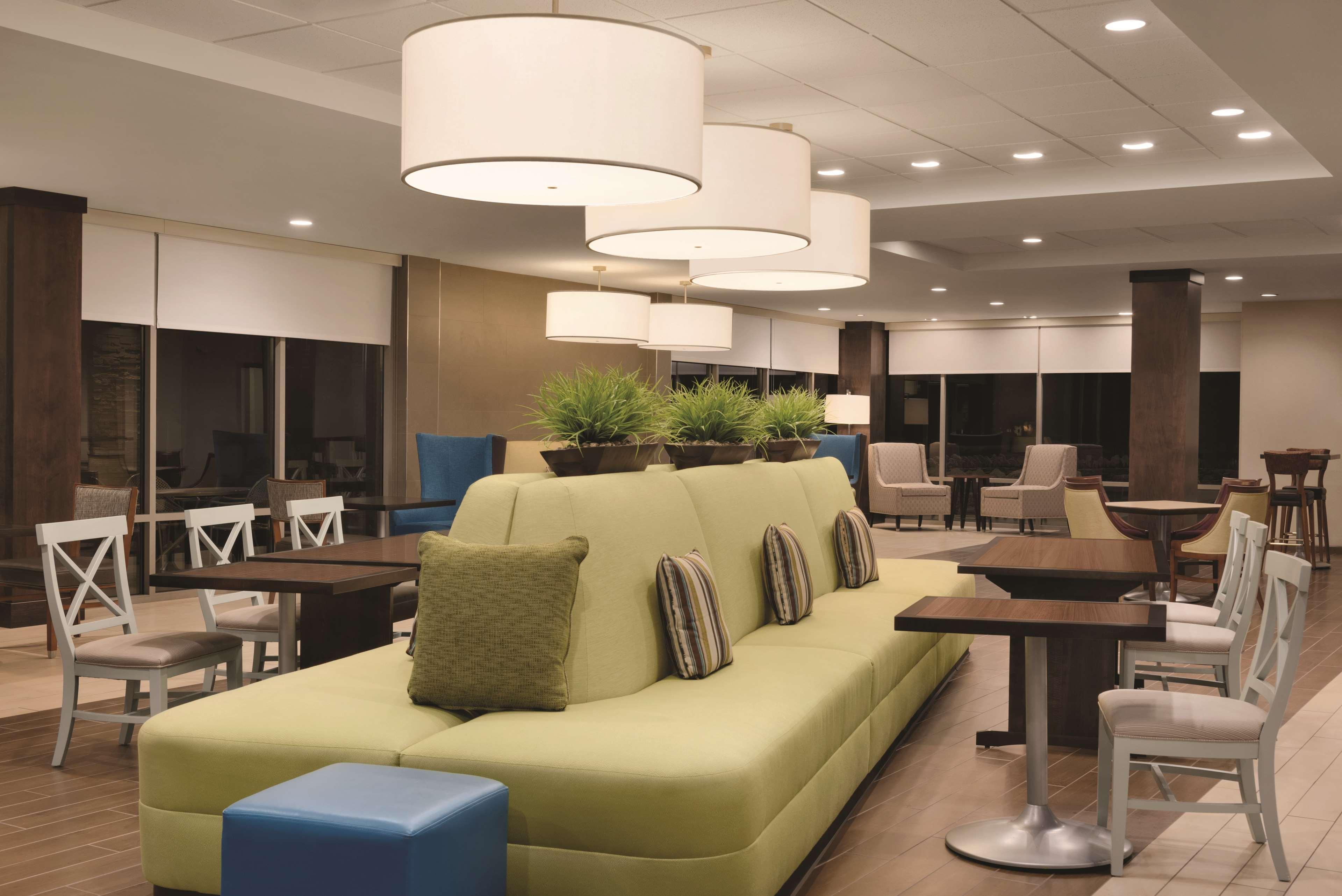 Vista Lobby Home2 Suites by Hilton Columbus Dublin