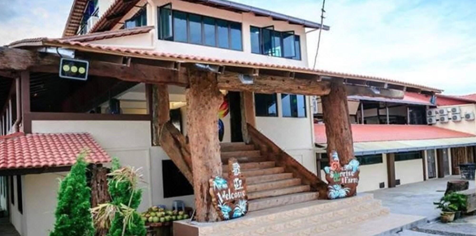 Vista Exterior Labis Sunrise Farm Stay