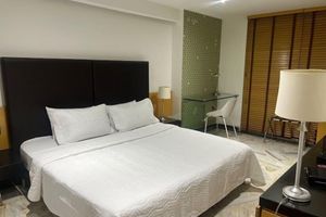 Alojamiento - AW HOTEL LUXOR VERSALLES