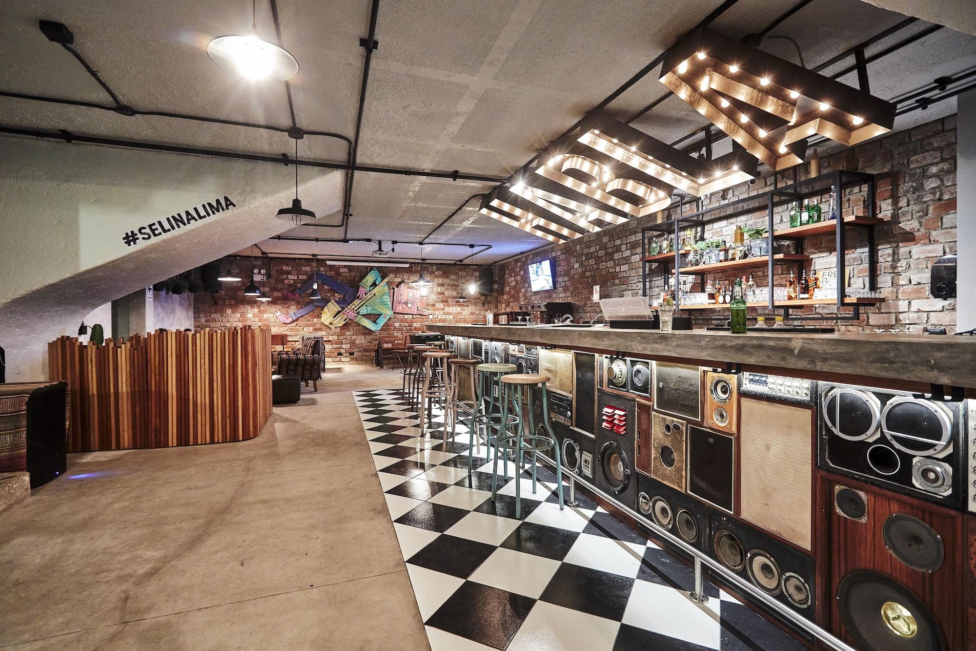 Bar/Salón NAIA Miraflores Lima- Formerly Selina Miraflores Lima.