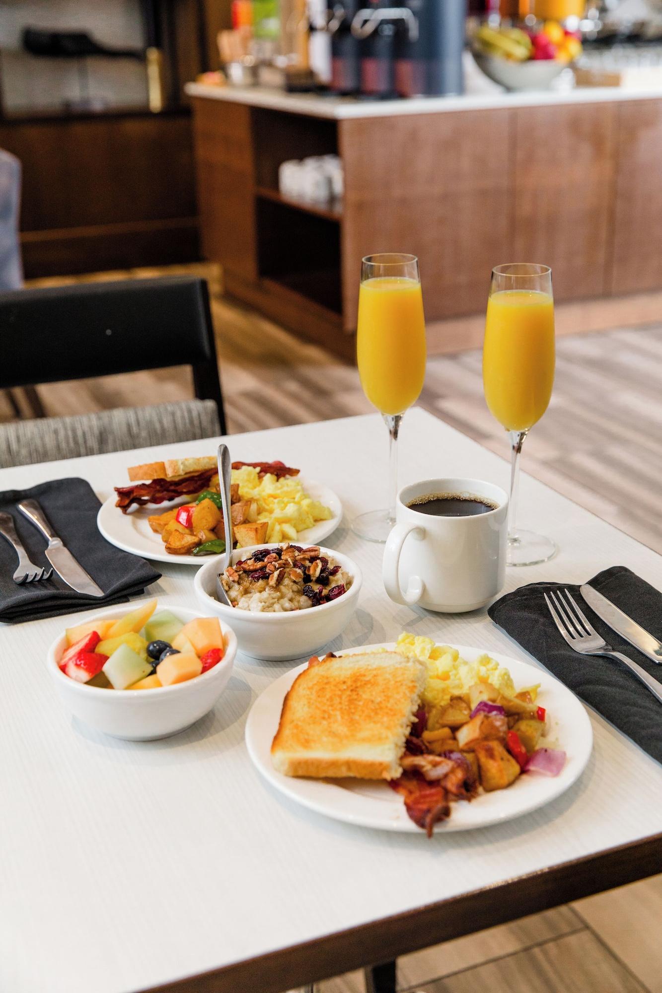 Restaurant Coast Seattle Downtown Hotel by APA