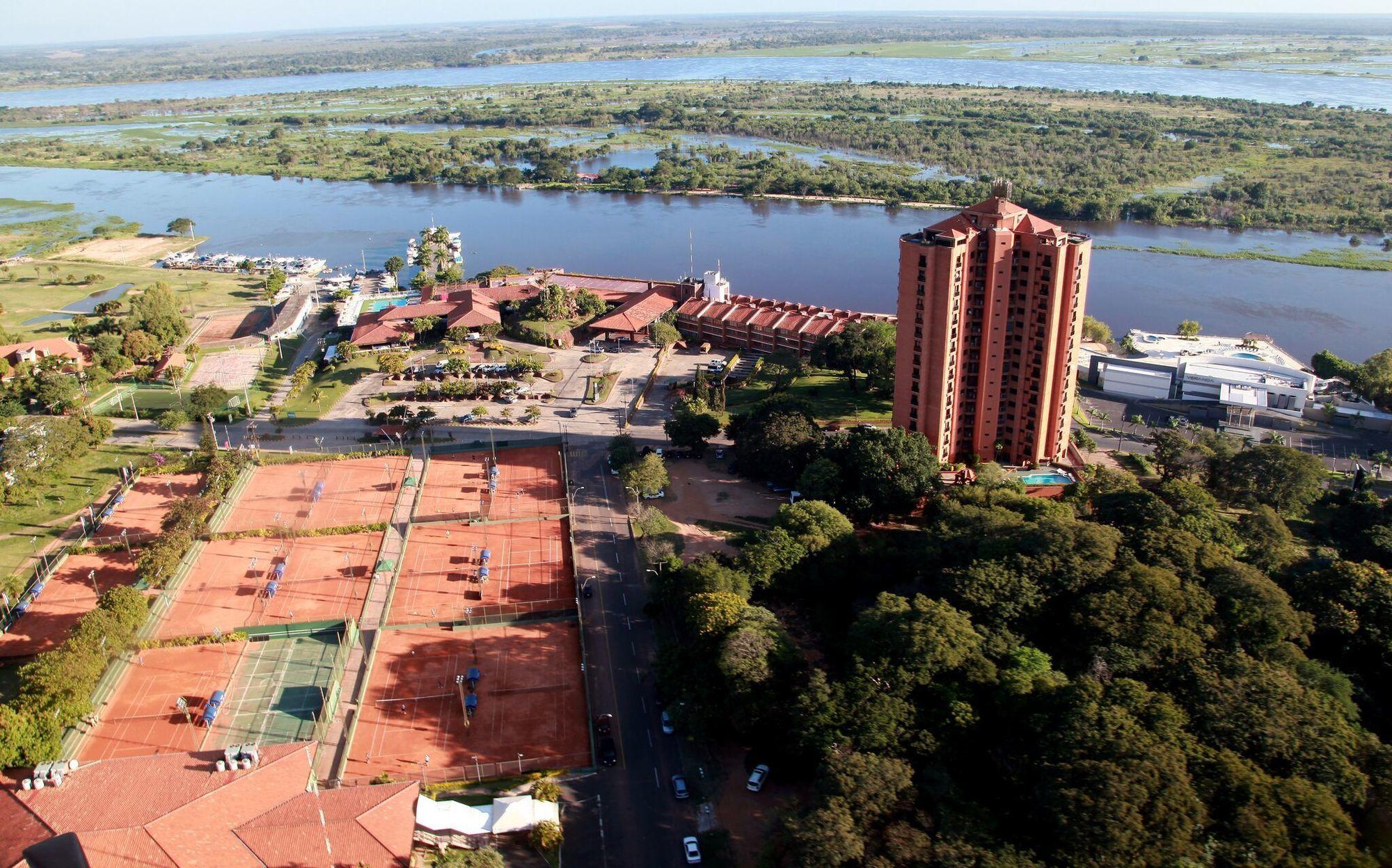 Vista Exterior Resort Yacht Y Golf Club Paraguayo