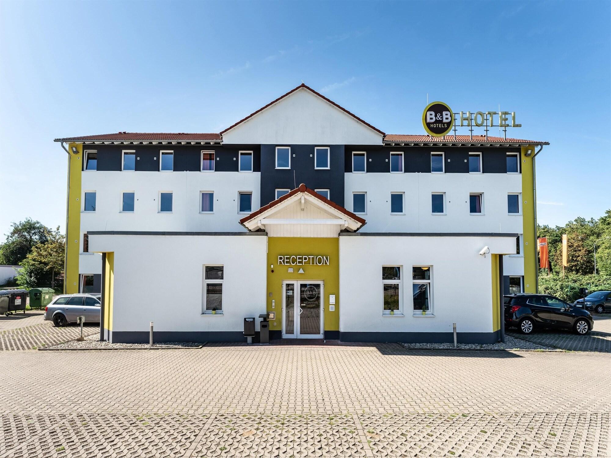 Varios B&B Hotel Freiburg-Nord