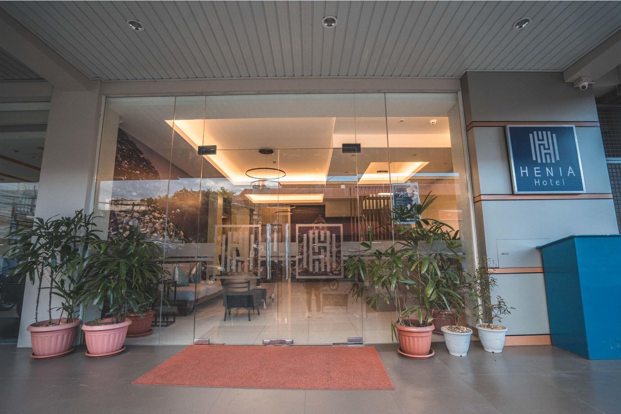 Vista Exterior Henia Hotel