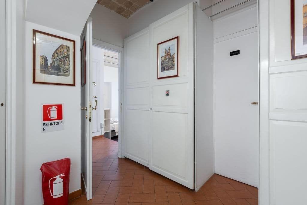 Varios Steps From The Vatican Guesthouse