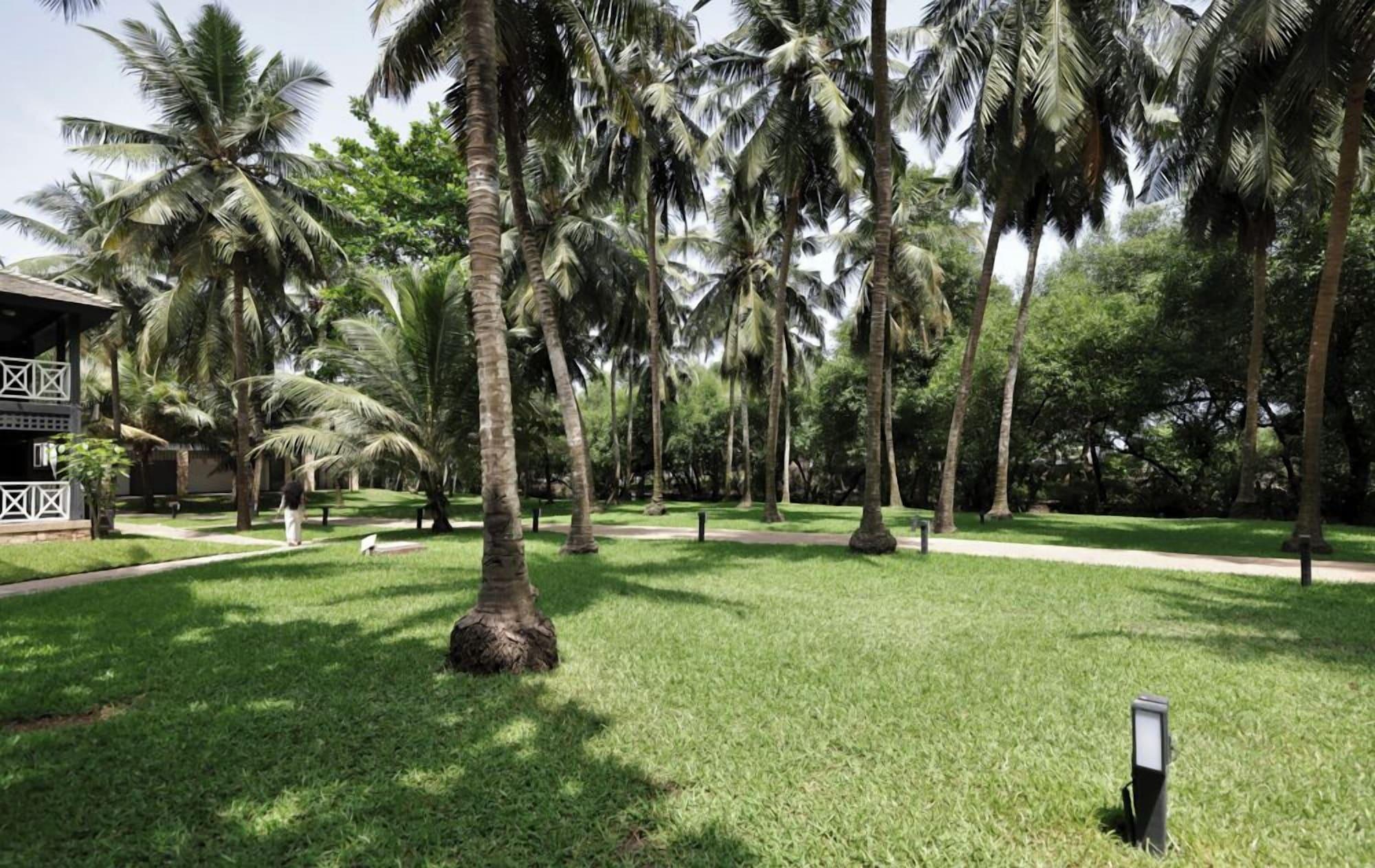 Vista Exterior Labadi Beach Hotel